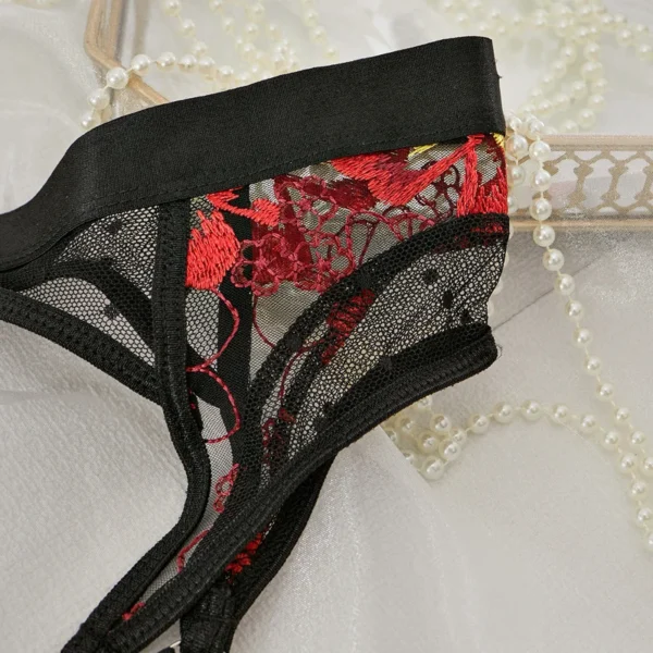 Ensemble soutien-gorge et culotte avec décoration florale rouge – Image 6