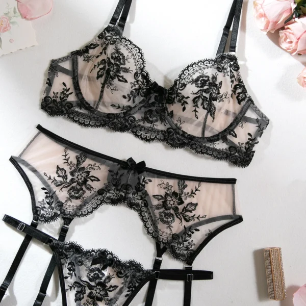 Lace Bra and Garter Set with Embroidered Flowers 3