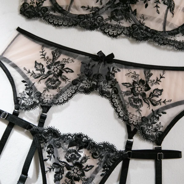 Lace Bra and Garter Set with Embroidered Flowers 5